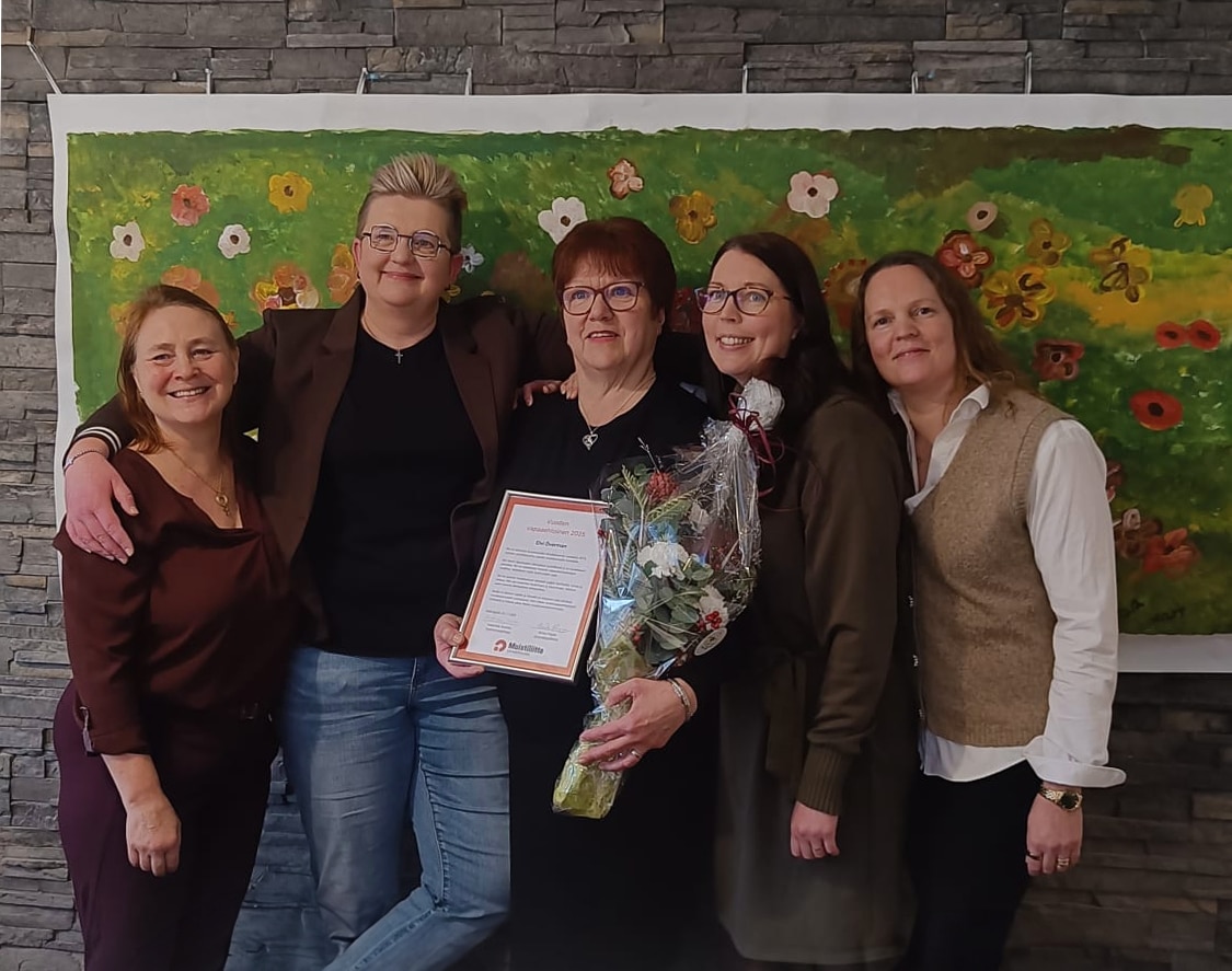 Elvi Övermanin palkitsemistilaisuus